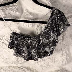 Unsubscribed One Shoulder Ruffle Floral Bikini Top women Size XS
